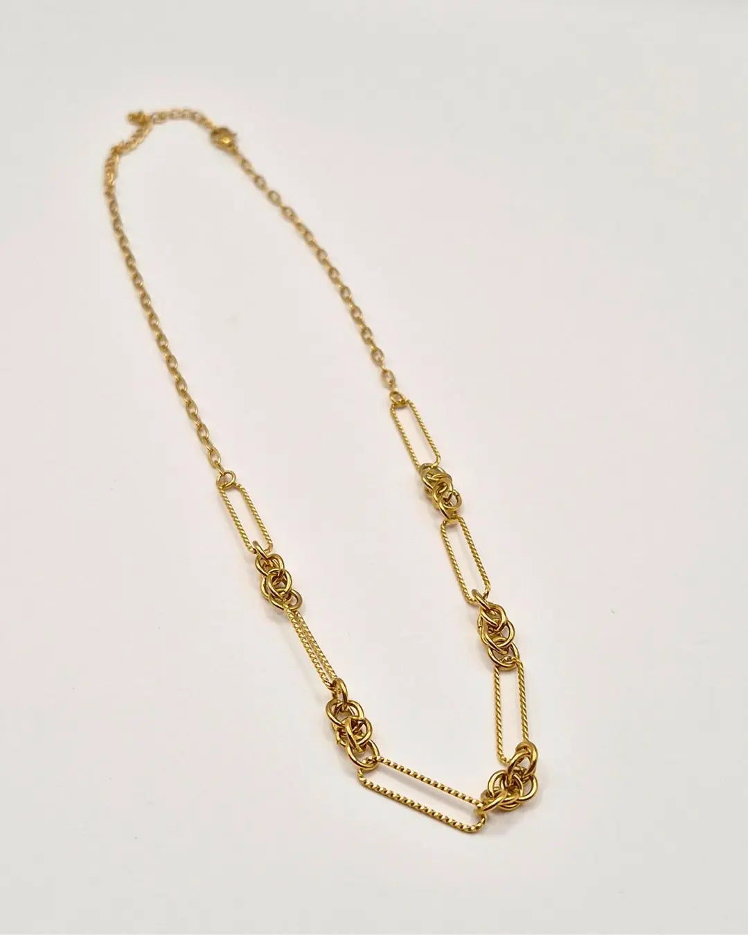 Collier Maille Alternée – Anneaux Torsadés & Ronds L'Atelier d'Elya