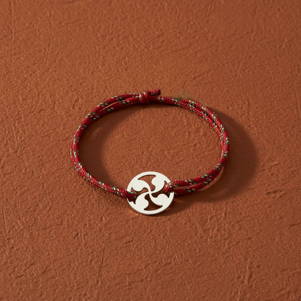 Bracelet cordon croix basque fond terracotta - L'Atelier d'Elya