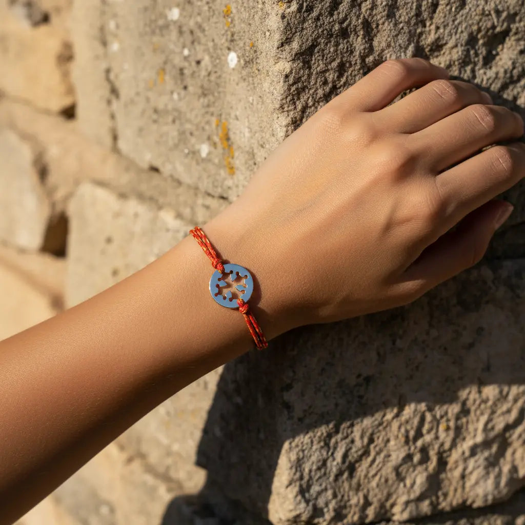 Bracelet cordon rouge jaune croix occitane lifestyle - L'Atelier d'Elya