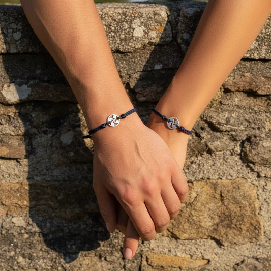 Bracelet cordon bleu marine croix basque port mixte - L'Atelier d'Elya